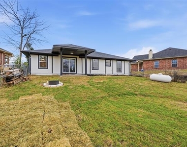 763 Lakeside Drive - Photo Thumbnail 28