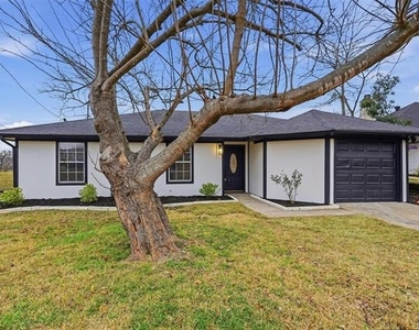 763 Lakeside Drive - Photo Thumbnail 2