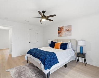 763 Lakeside Drive - Photo Thumbnail 14