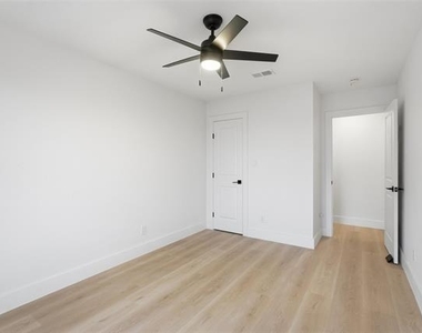 763 Lakeside Drive - Photo Thumbnail 23