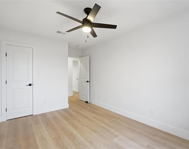 763 Lakeside Drive - Photo Thumbnail 24