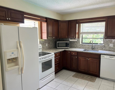 445 Se 21st Avenue - Photo Thumbnail 5