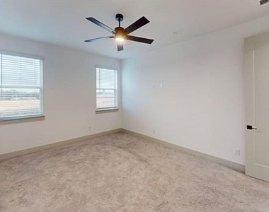 2635 Carmelita Street - Photo Thumbnail 7