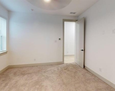 2635 Carmelita Street - Photo Thumbnail 9