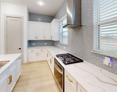 2635 Carmelita Street - Photo Thumbnail 4