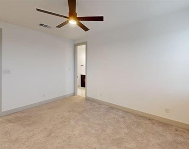 2635 Carmelita Street - Photo Thumbnail 8