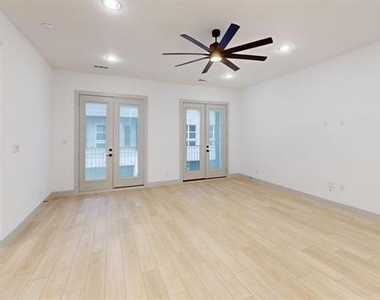 2635 Carmelita Street - Photo Thumbnail 5