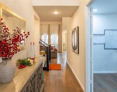 1700 Hydrangea Lane - Photo Thumbnail 5