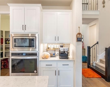 1700 Hydrangea Lane - Photo Thumbnail 18