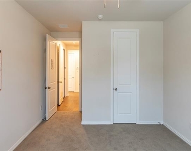 1700 Hydrangea Lane - Photo Thumbnail 23