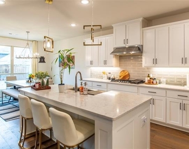 1700 Hydrangea Lane - Photo Thumbnail 9