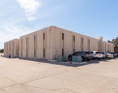 3801 Nw 63rd Street - Photo Thumbnail 3