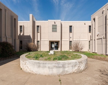 3801 Nw 63rd Street - Photo Thumbnail 4