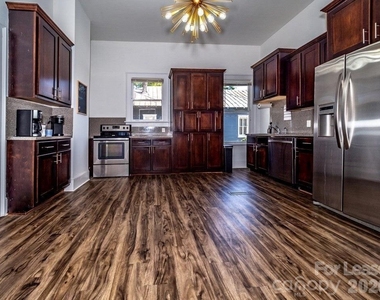 306 N Salem Avenue - Photo Thumbnail 2