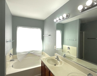 7023 Brighton Park Drive - Photo Thumbnail 15