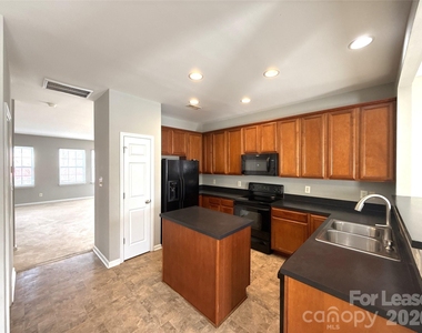 7023 Brighton Park Drive - Photo Thumbnail 6