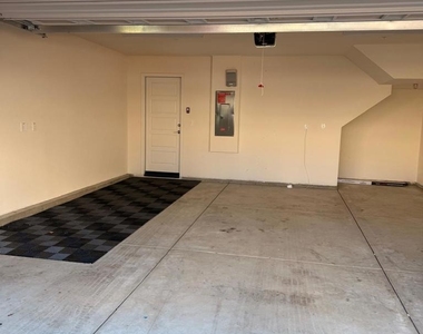 711 Winchester Drive - Photo Thumbnail 31