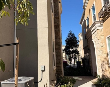 711 Winchester Drive - Photo Thumbnail 23