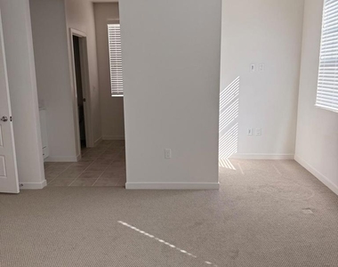 711 Winchester Drive - Photo Thumbnail 51