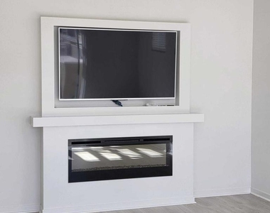 711 Winchester Drive - Photo Thumbnail 6