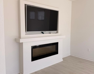 711 Winchester Drive - Photo Thumbnail 53