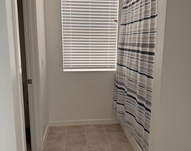 711 Winchester Drive - Photo Thumbnail 47