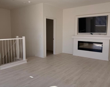 711 Winchester Drive - Photo Thumbnail 55