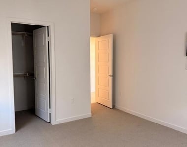 711 Winchester Drive - Photo Thumbnail 42