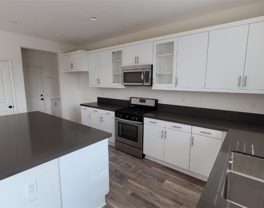 22056 Windham Way - Photo Thumbnail 6