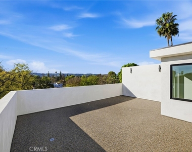 13602 Burbank Boulevard - Photo Thumbnail 16