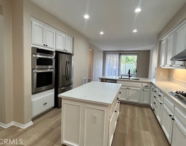 16 Brigmore Aisle - Photo Thumbnail 4