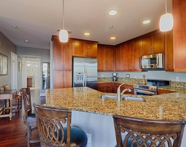 1019 Costa Pacifica Way - Photo Thumbnail 5