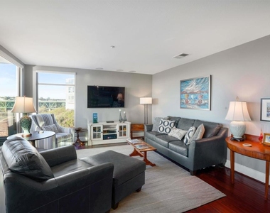 1019 Costa Pacifica Way - Photo Thumbnail 11