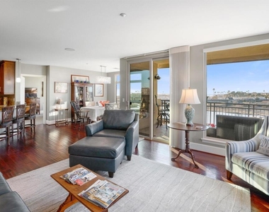 1019 Costa Pacifica Way - Photo Thumbnail 8