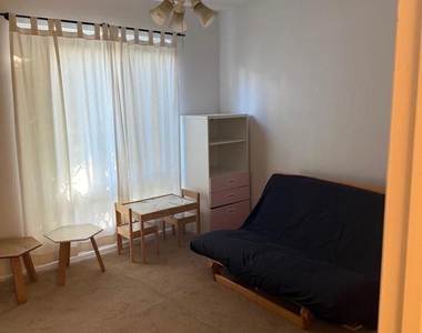 320 N Civic Dr - Photo Thumbnail 12