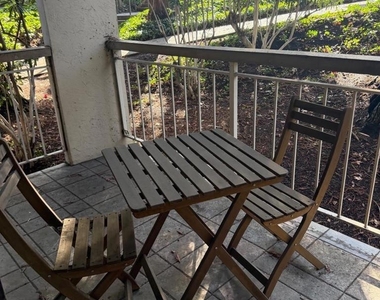 320 N Civic Dr - Photo Thumbnail 14