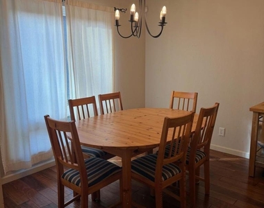 320 N Civic Dr - Photo Thumbnail 4