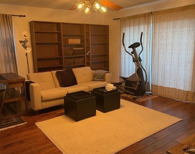 320 N Civic Dr - Photo Thumbnail 2