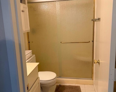 320 N Civic Dr - Photo Thumbnail 13