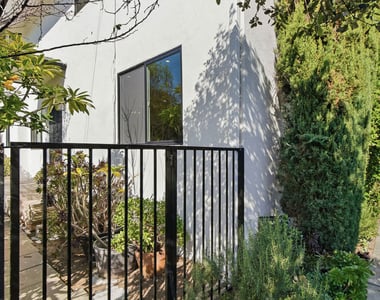 1301 Angelus Avenue - Photo Thumbnail 5