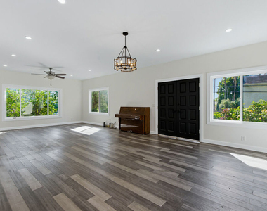 1301 Angelus Avenue - Photo Thumbnail 9