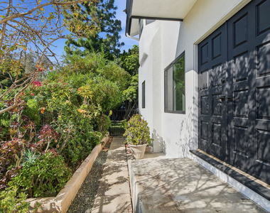 1301 Angelus Avenue - Photo Thumbnail 6