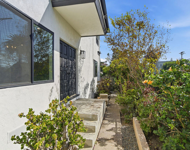 1301 Angelus Avenue - Photo Thumbnail 7