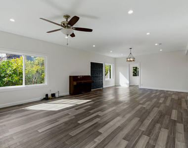 1301 Angelus Avenue - Photo Thumbnail 10