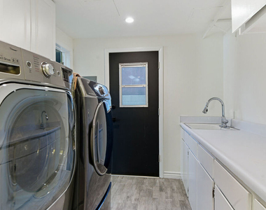 1301 Angelus Avenue - Photo Thumbnail 19