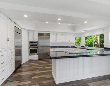 1301 Angelus Avenue - Photo Thumbnail 13