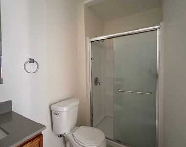 315 N Coronado Street - Photo Thumbnail 7