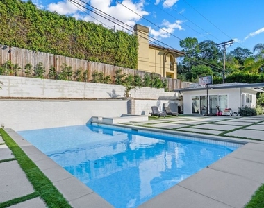 2120 San Ysidro Drive - Photo Thumbnail 34