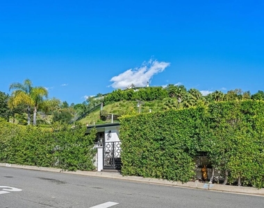2120 San Ysidro Drive - Photo Thumbnail 2