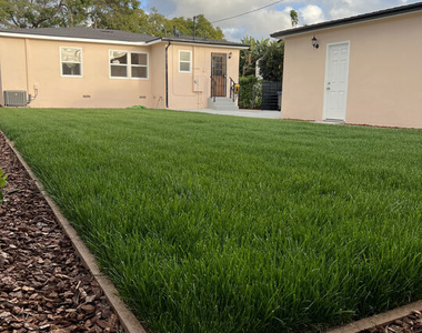 15605 S Berendo Avenue - Photo Thumbnail 4